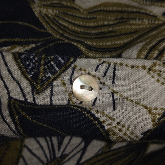 Tahari Womens XL 100% Linen Shirt Short Sleeve Button Up Palm Leaf Print Top - Picture 5 of 6